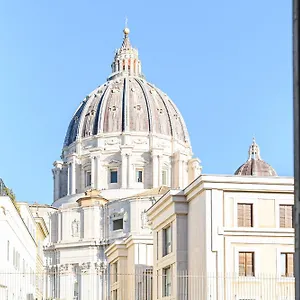 Stazione Vaticana 5 Apartment
